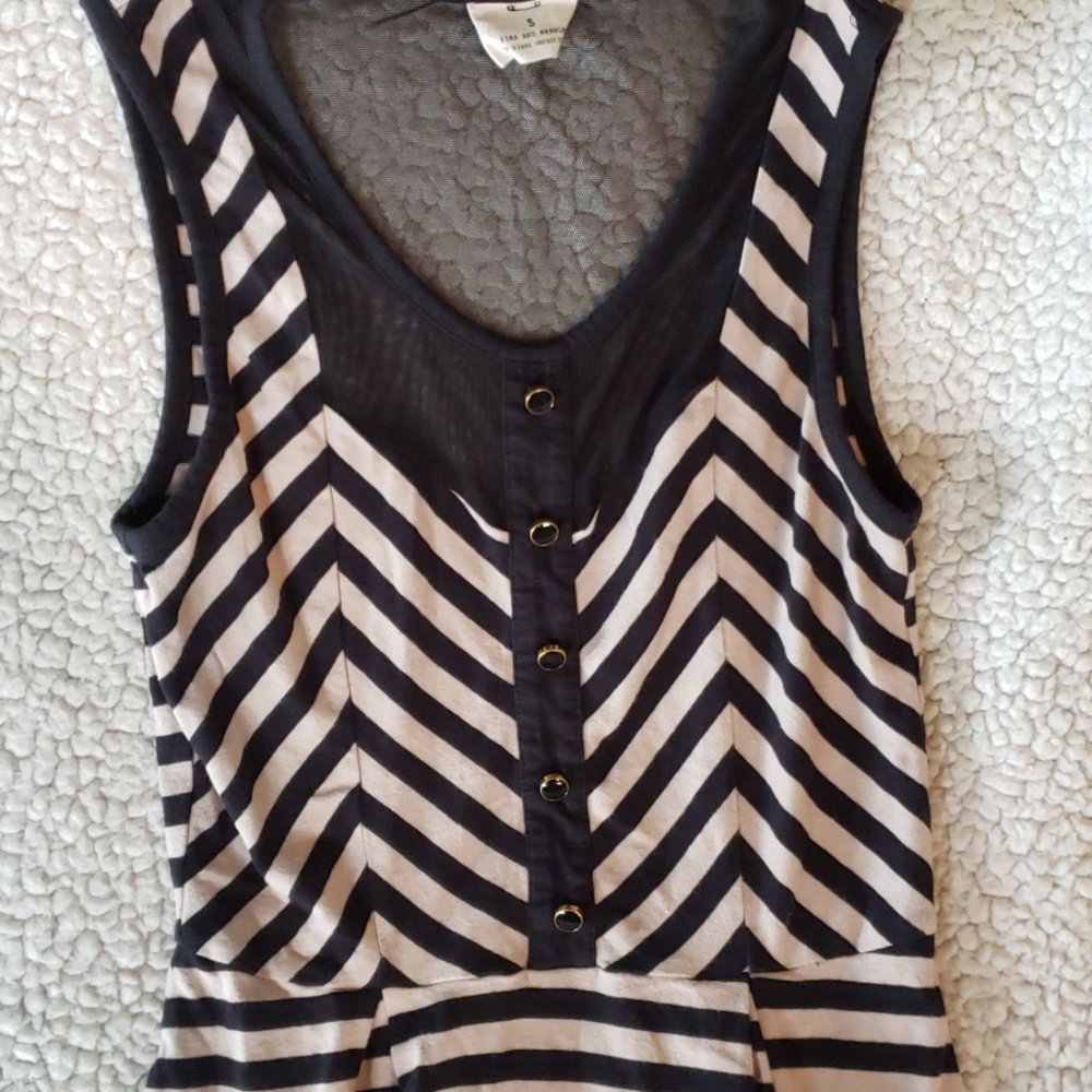 Pins & Needles Peplum Top - Picture 4 of 8